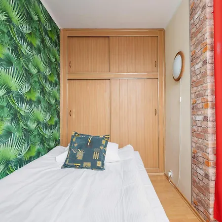 Appartement Spacious With Balcony In By Renters *