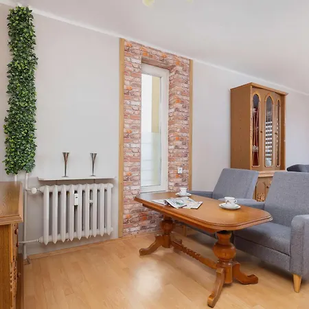 Appartement Spacious With Balcony In By Renters