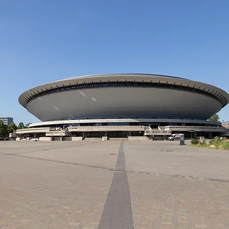 Appartement Spacious With Balcony In By Renters *