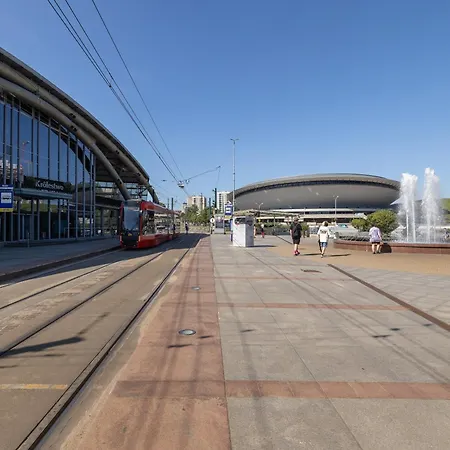 Spacious With Balcony In By Renters Appartement Katowice