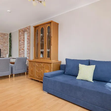 Spacious With Balcony In By Renters *
