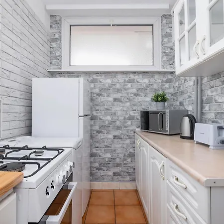 公寓 Spacious With Balcony In By Renters 卡托维兹