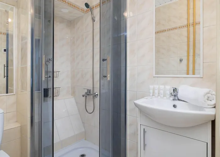 Spacious With Balcony In By Renters