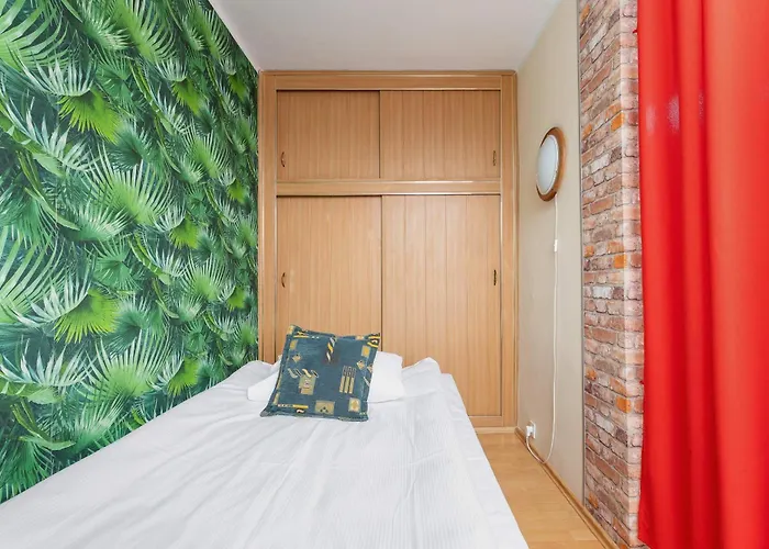 Apartment Spacious With Balcony In By Renters *