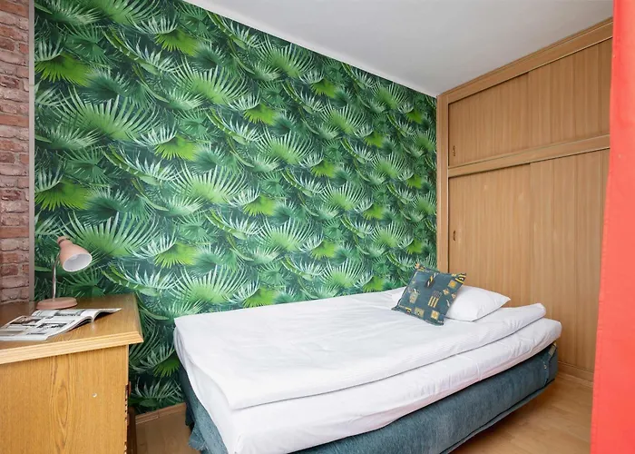 Spacious With Balcony In By Renters